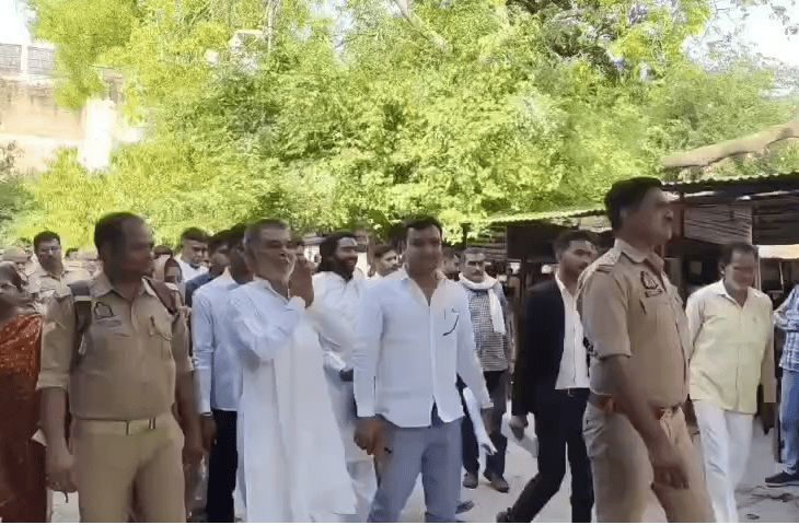 Allahabad High Court Stays Proceedings Against Former SP Minister Kamlesh Pathak in Extortion Case