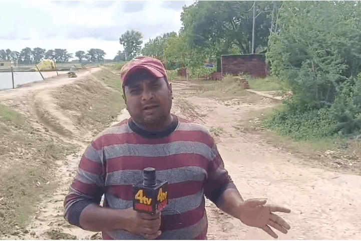 Rainwater Floods Primary Health Centre in Siddharthnagar, Patients Forced to Wade Through Water