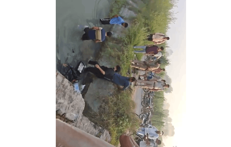 Man Dies After Moped Falls into Canal in Ghaziabad, Broken Bridge Wall Under Scanner