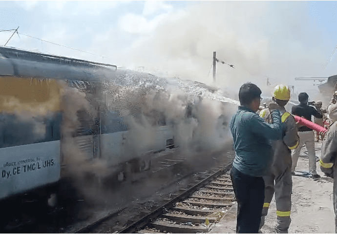 Fire Breaks Out in Stationary Train Coach at Shikohabad Railway Station