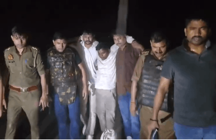 Three Temple Theft Accused Arrested After Police Encounter in Jalaun, One Injured