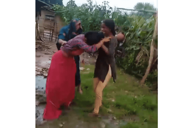 Woman Alleges Assault and Jewellery Snatching Over Wage Dispute in Sonbhadra