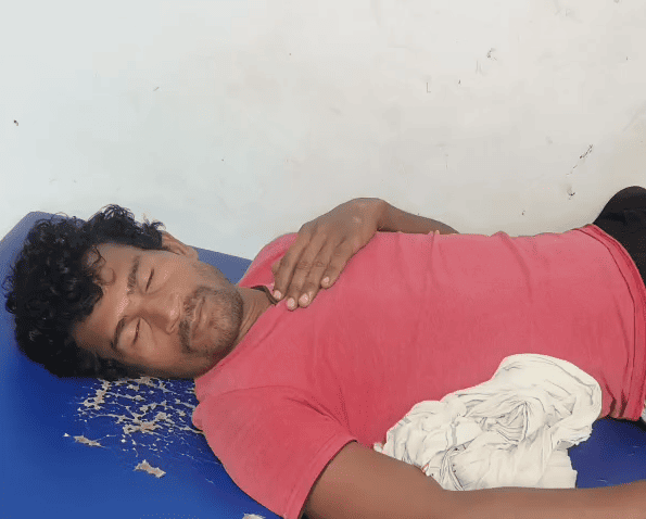 Bulandshahr: Snakebite Victim Carries the Snake to Hospital, Surprises Everyone