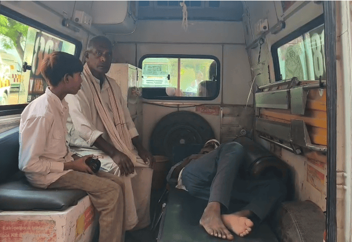 Kushinagar: Private Bus Driver Seriously Injured in Road Accident, Referred to District Hospital