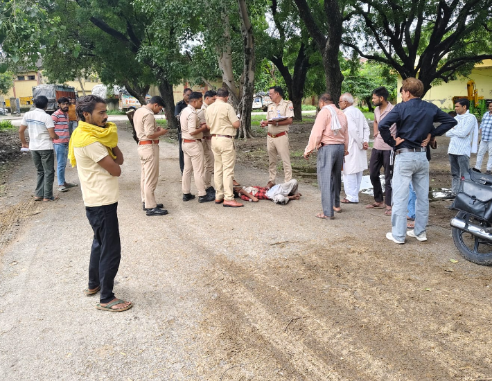 Body of Middle-Aged Man Found in Bulandshahr Grain Market, Police Launch Investigation