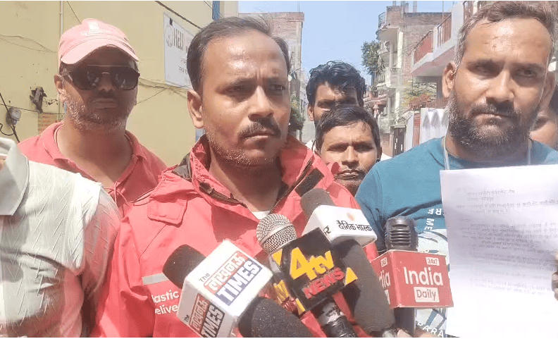 Zomato Delivery Partners Submit Memorandum, Demand Higher Rates and Better Working Conditions