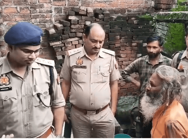 Armed Robbers Hold Elderly Couple Hostage, Loot Jewellery Worth Lakhs in Jalaun