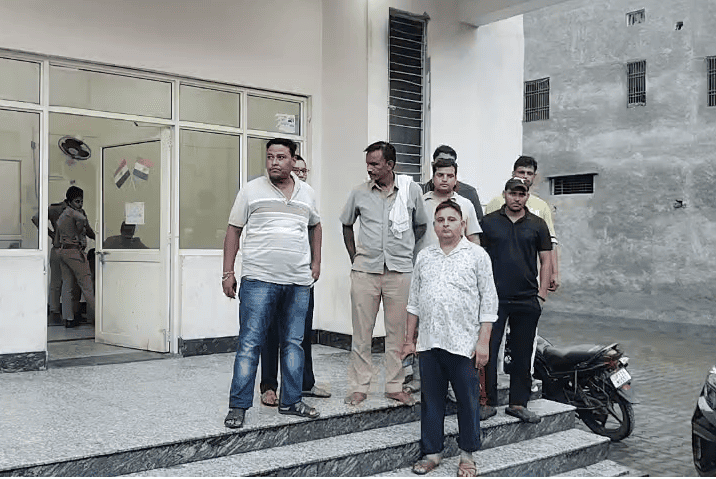 Minor Found Hanging from Tree in Bulandshahr Field, Family Alleges Murder