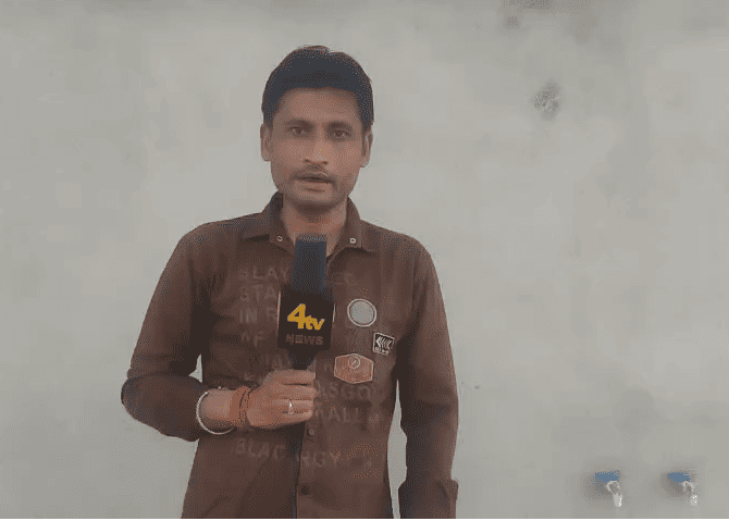 Lalitpur: Farmers Protest Seeking District Headquarters Venue for Kisan Diwas, Demand Crop Compensation