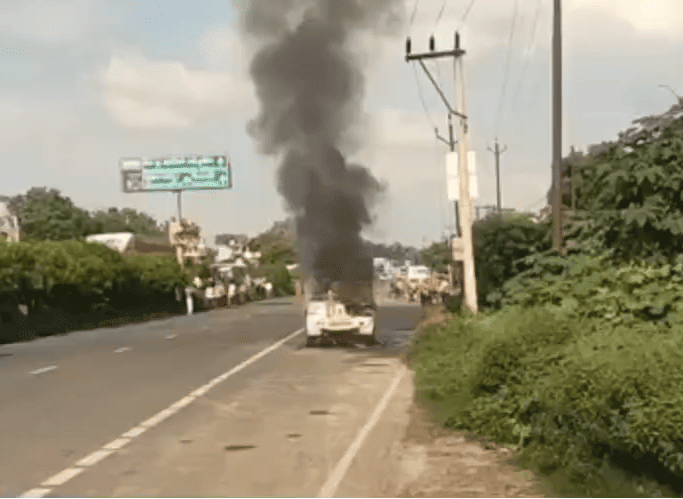 Moving Four-Wheeler Catches Fire in Kushinagar, Driver Suffers Burn Injuries