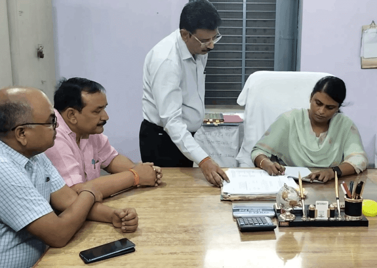 New Etah District Magistrate M. Arunmouli Assumes Charge