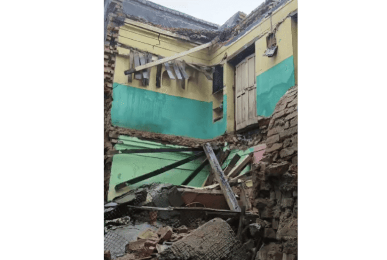 Heavy Rains Trigger Collapse of Two Dilapidated Buildings in Bareilly, Major Tragedy Averted