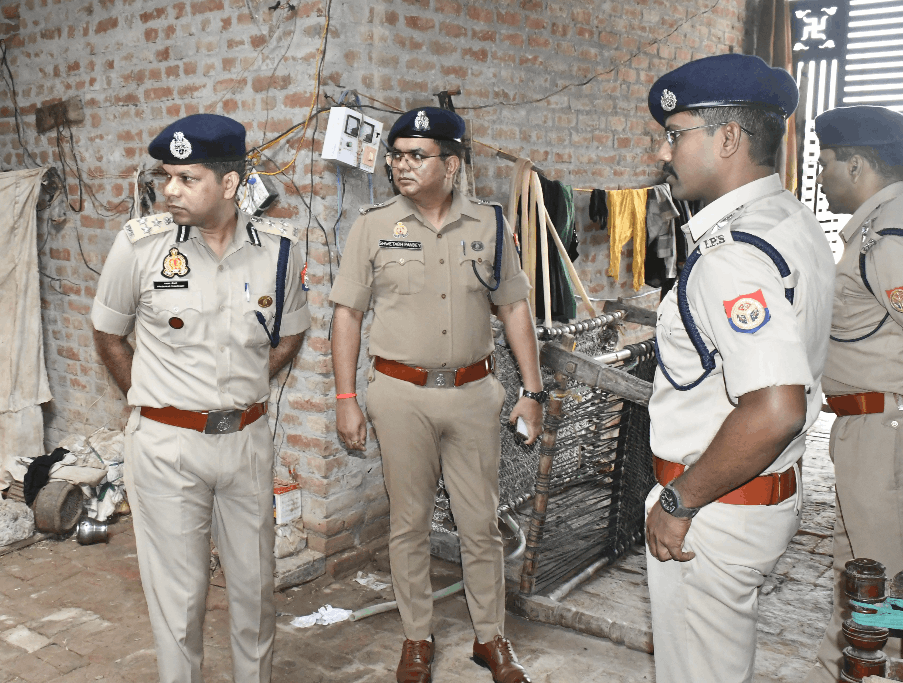 Etah Double Murder: DIG Prabhakar Chaudhary Visits Crime Scene, Orders Swift Action