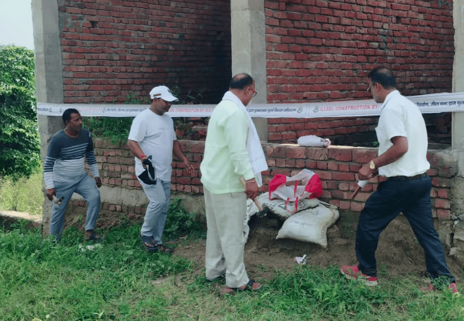 Bulldozer Action Against Illegal Plotting on 13 Bighas in Khurja