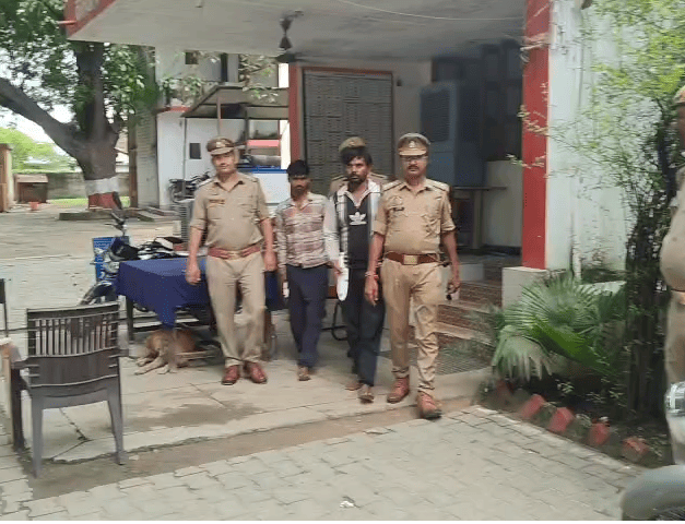 Jhansi: Two Held with Stolen Goat, Pistol and Knife Recovered