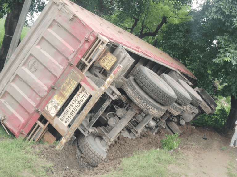 Four Killed, Several Injured in Truck-Auto Collision in Sambhal